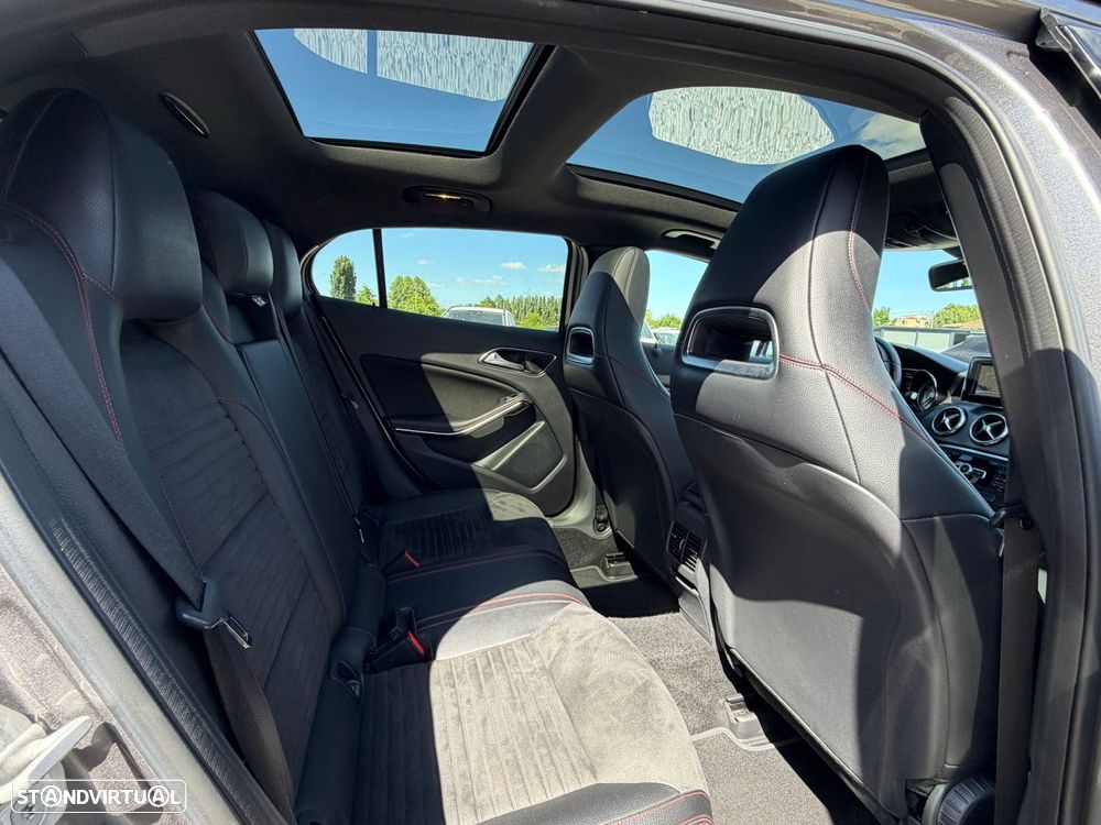 Mercedes-Benz GLA 220 d AMG Line - 14