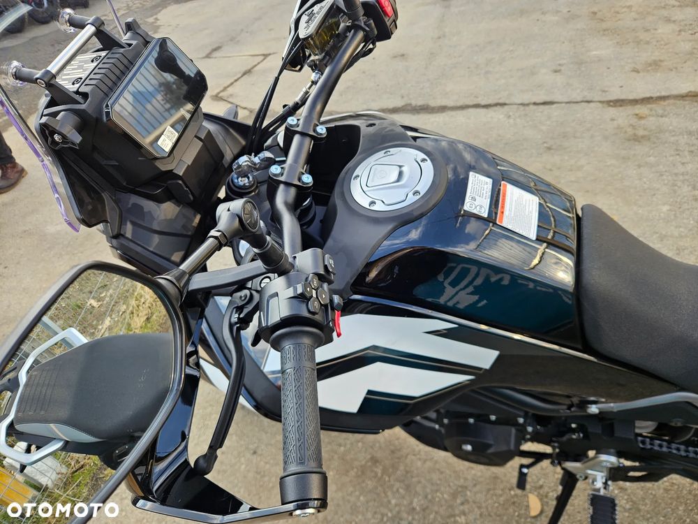 CFMoto MT - 12