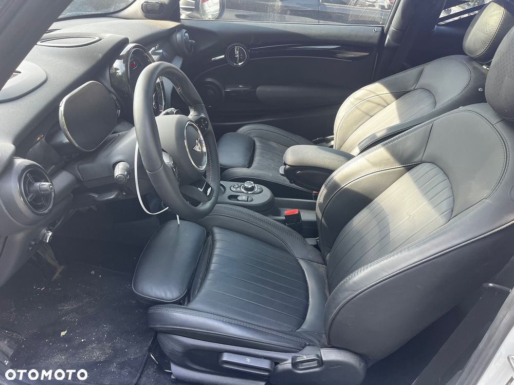 MINI John Cooper Works - 9