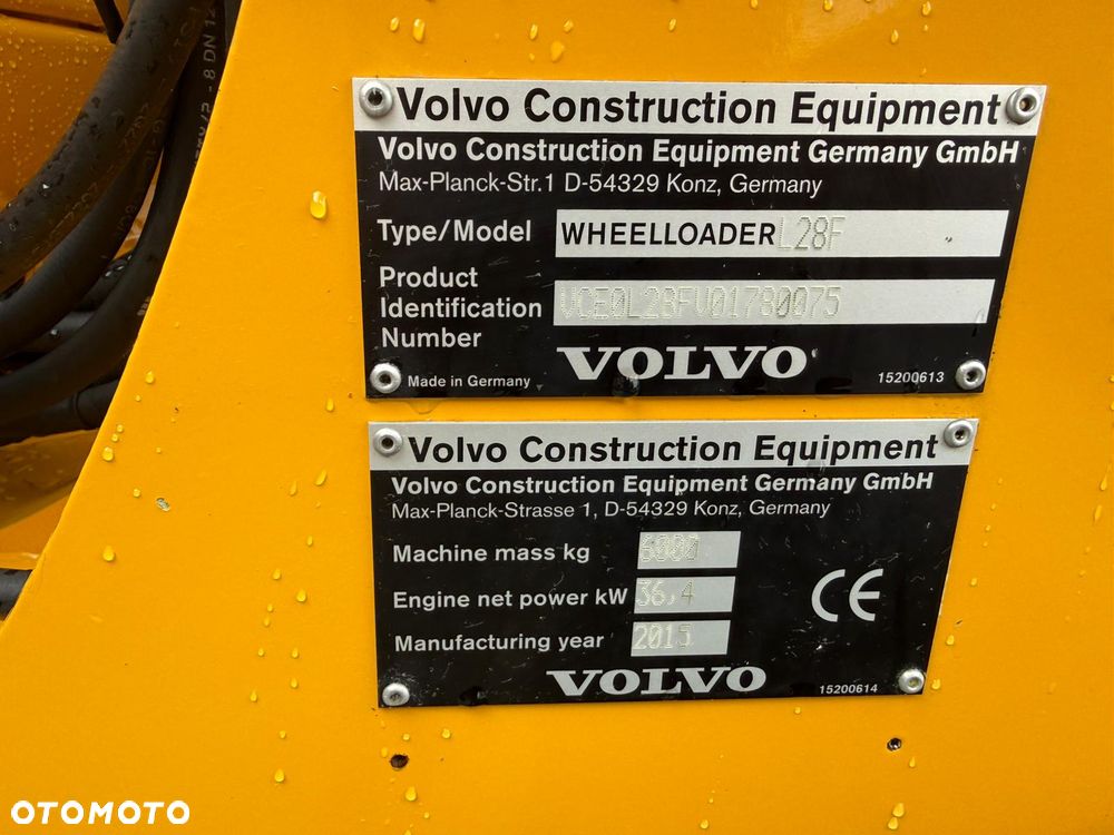 Volvo L 28 F   30  JCB - 24