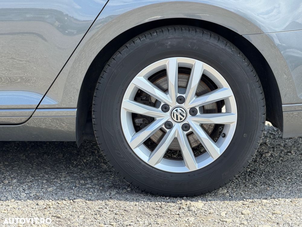 Volkswagen Passat 2.0 TDI SCR BlueMotion Comfortline - 13