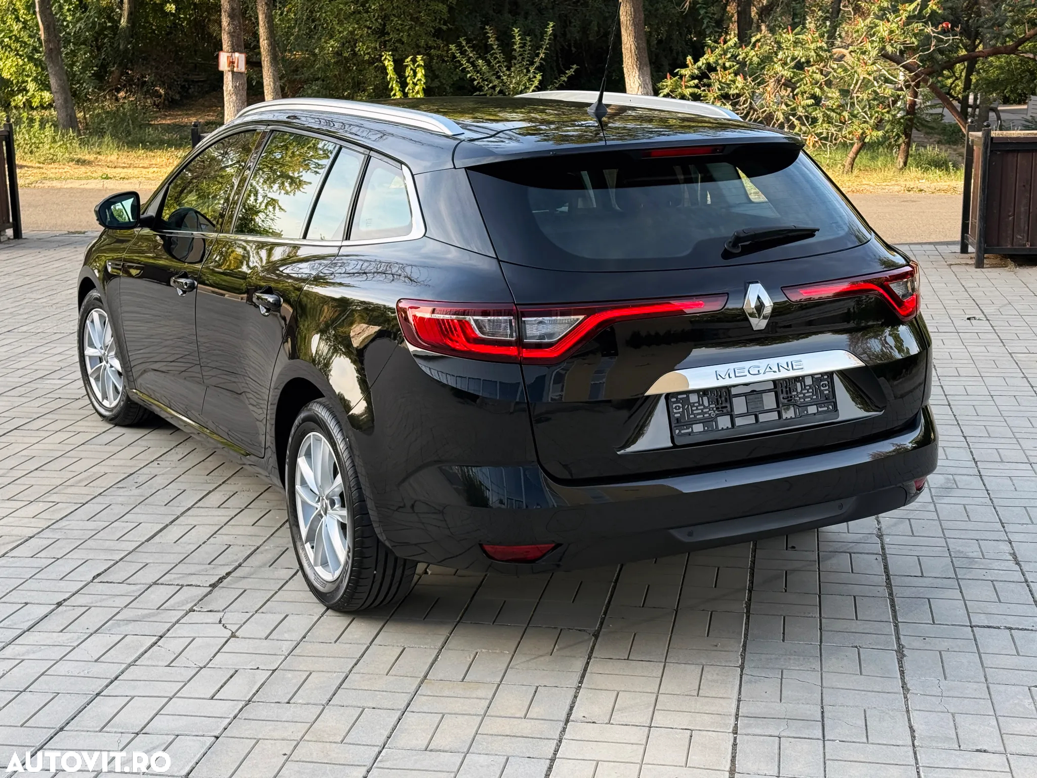 Renault Megane Blue dCi Business - 11