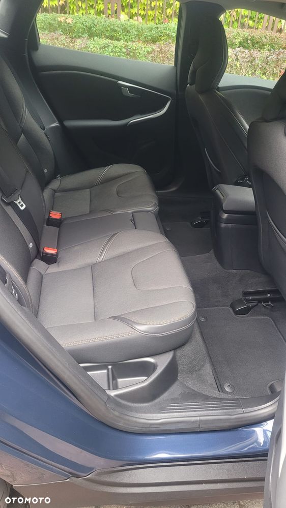 Volvo V40 D2 - 9