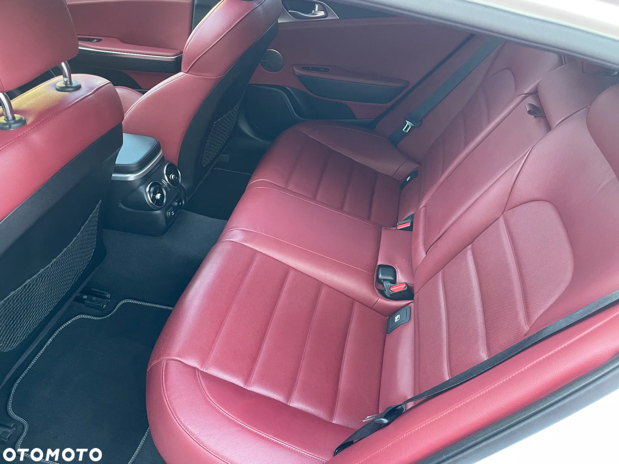 Kia Stinger 2.0 T-GDI GT Line - 16