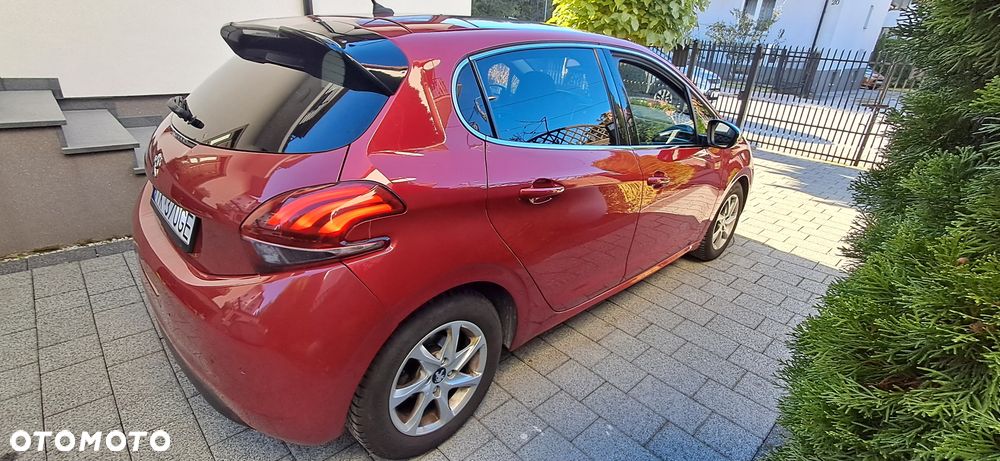 Peugeot 208 1.6 BlueHDi Allure S&S - 11