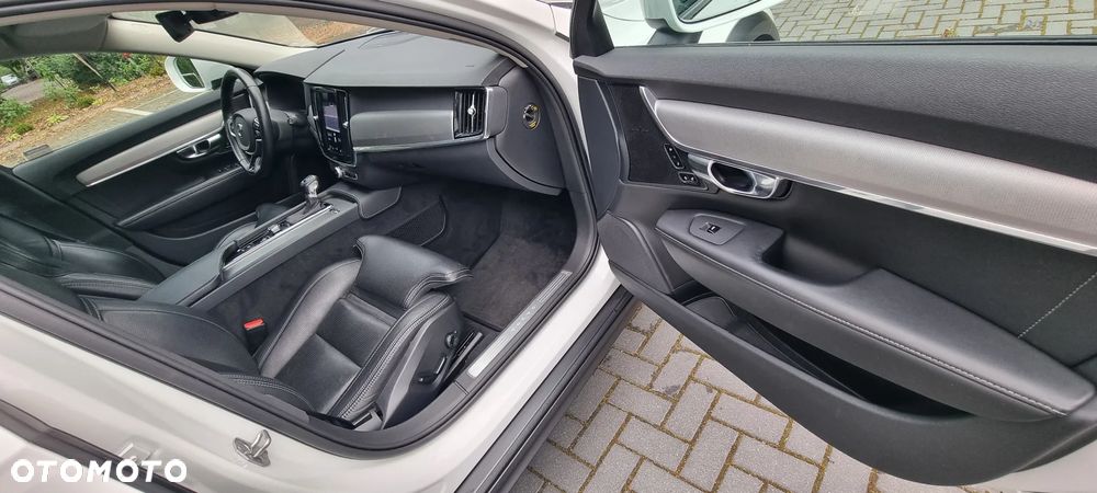 Volvo V90 Cross Country B5 D AWD Ultimate - 26