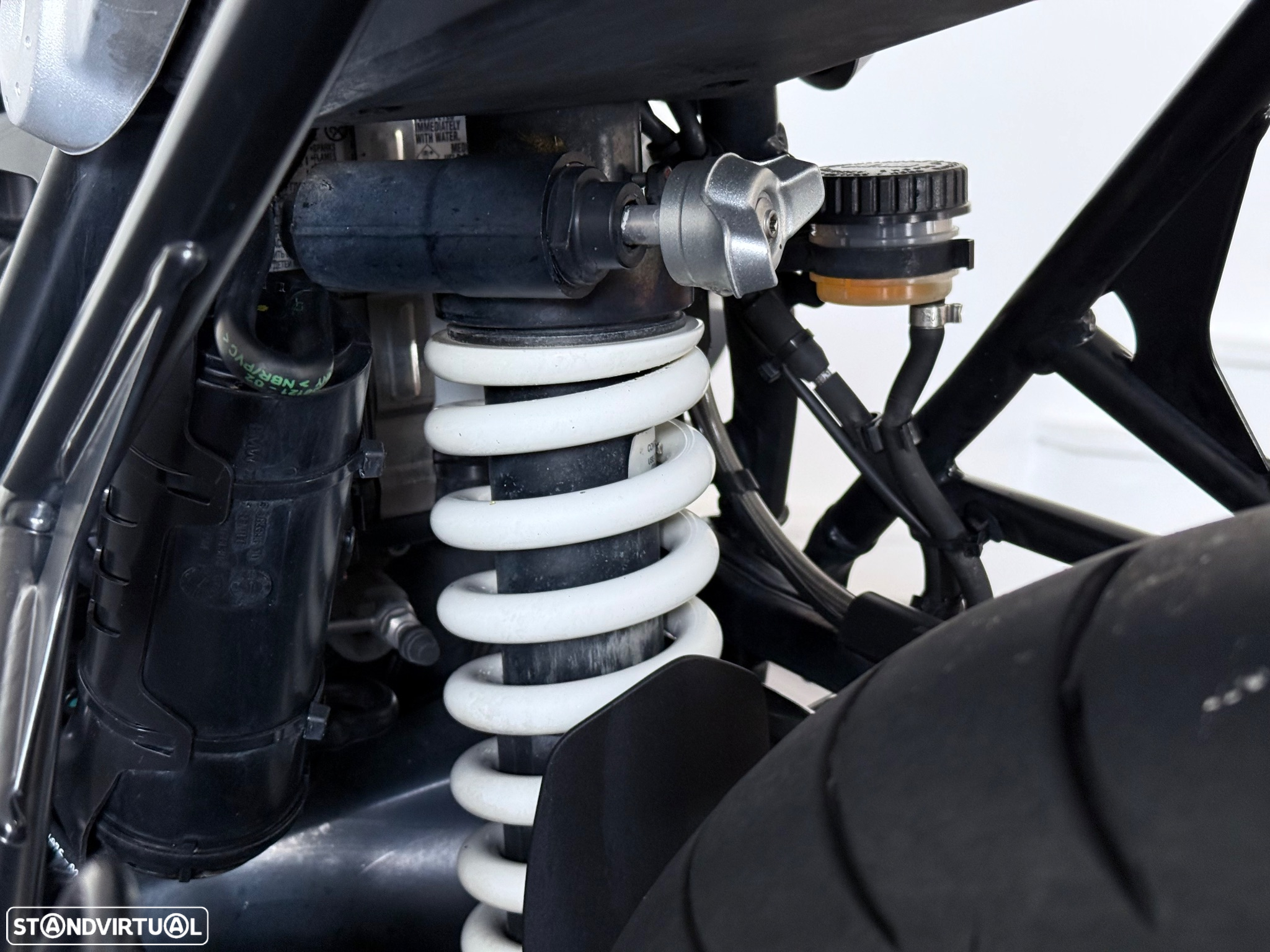 BMW R nineT - 8