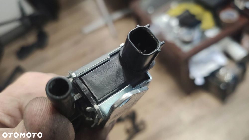 EU ELEKTROZAWÓR ZAWÓR HONDA CB 650 F 14-18 - 2