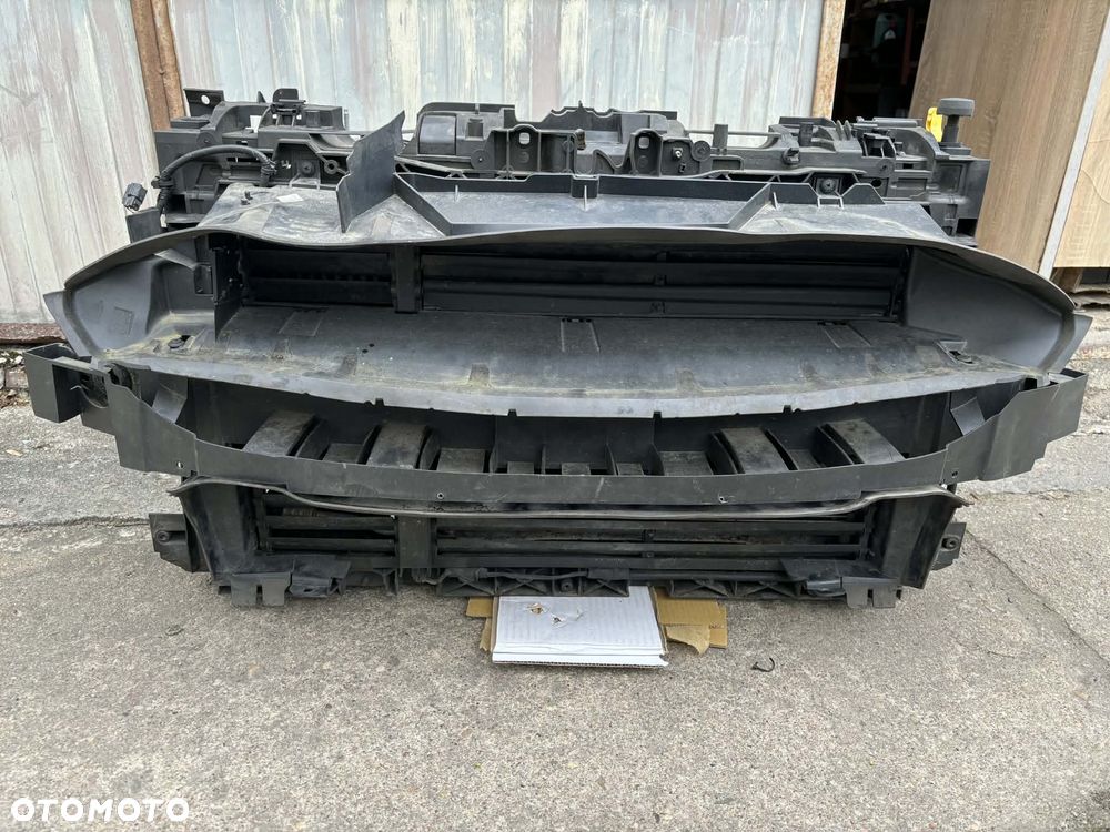 Ford Fiesta Mk8 AUTOMAT 17r- 1.0 Ecoboost- pas przedni kompletny maska lampy - 1