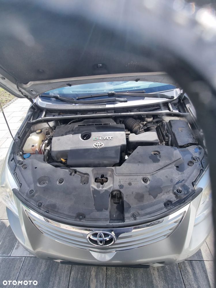 Toyota Avensis - 12