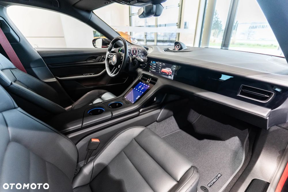 Porsche Taycan 105kWh 4 Black Edition - 14