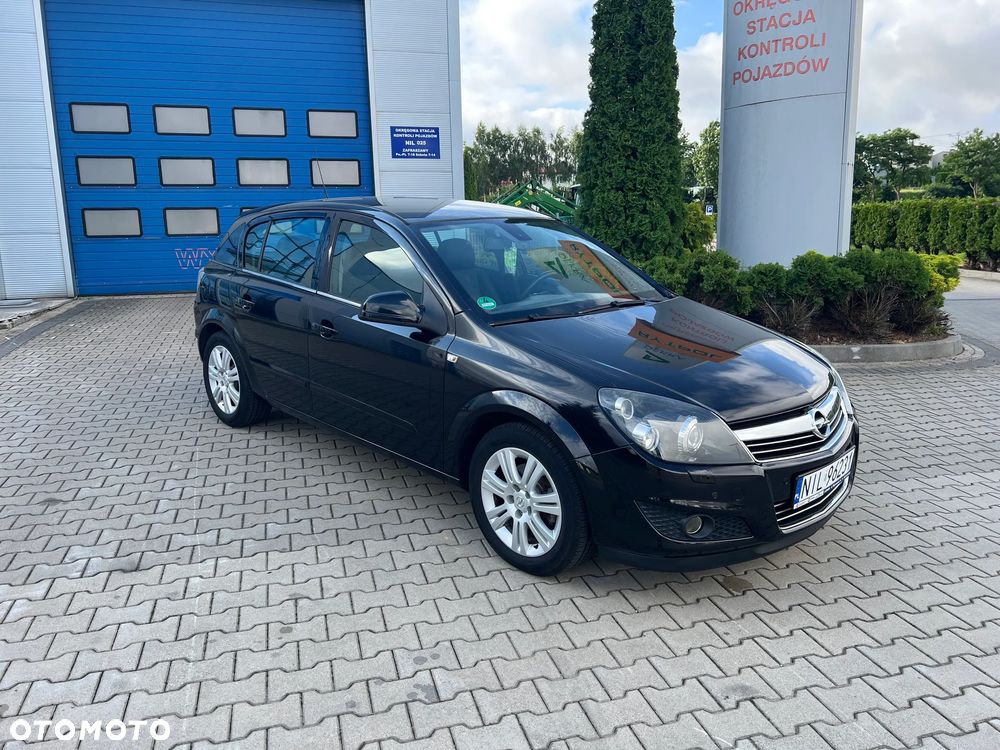 Opel Astra 1.6 Edition Sport - 2