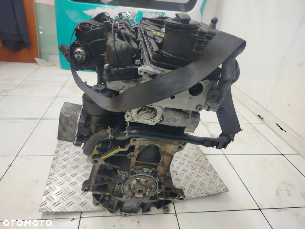 VOLKSWAGEN VW CADDY III 1.6 TDI 03R- SILNIK SŁUPEK CAYC + POMPA 03L130755E - 9