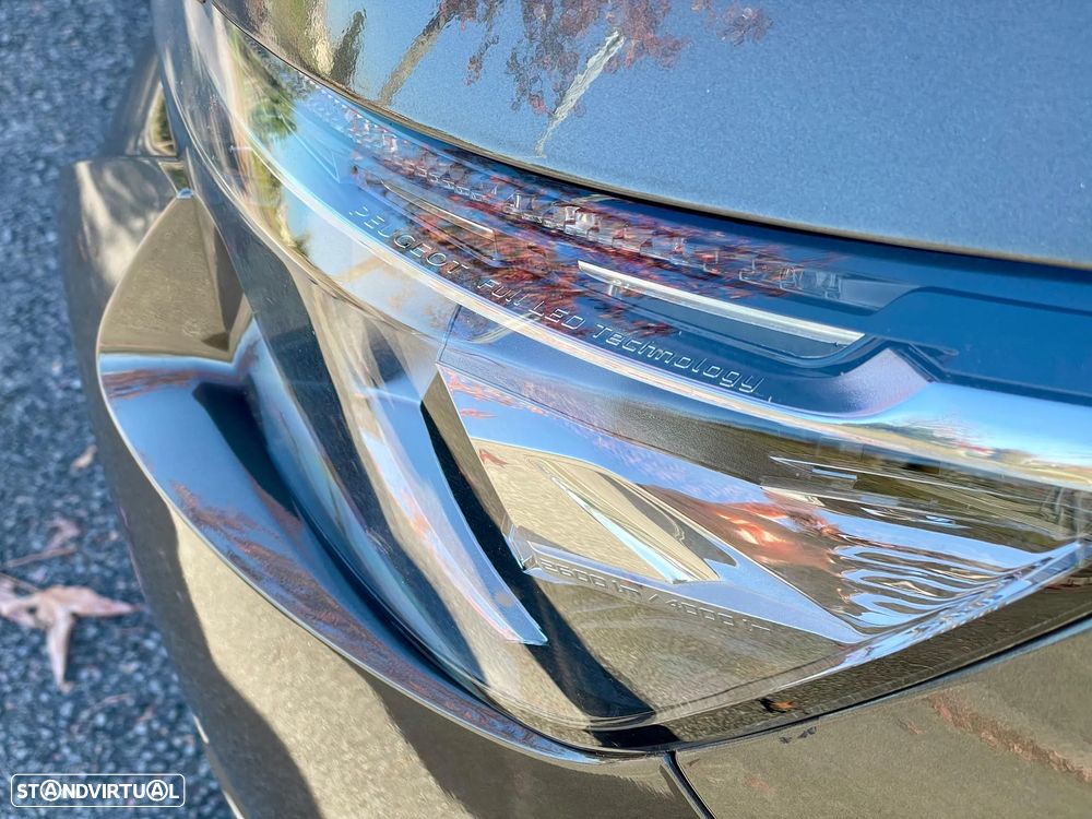 Peugeot 5008 1.5 BlueHDi GT Line J19 EAT8 - 28