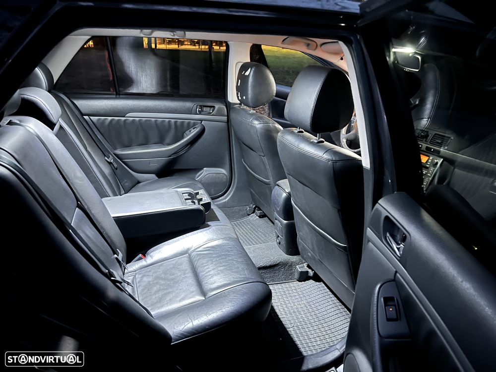 Toyota Avensis SW 2.2 D-4D - 15