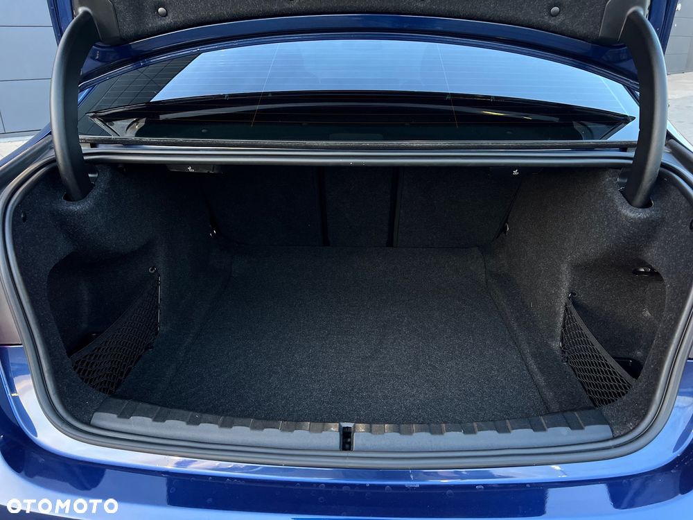 BMW Seria 3 320d Sport Line Shadow sport - 39