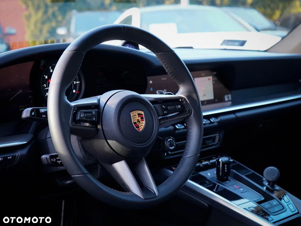 Porsche 911 Carrera 4S - 13