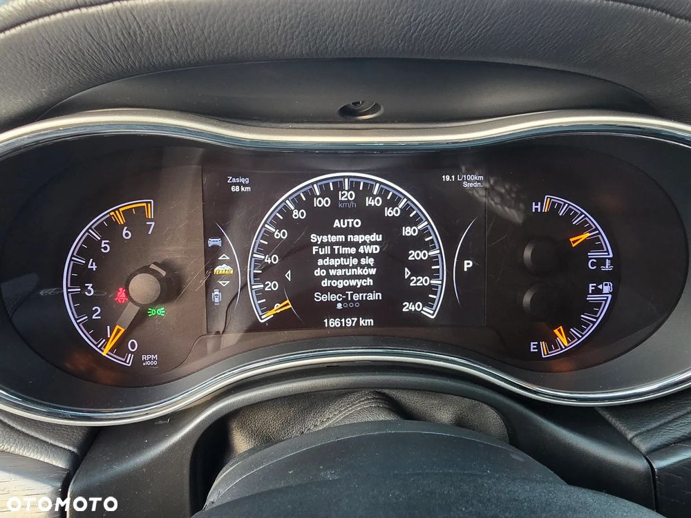 Jeep Grand Cherokee 5.7 V8 HEMI Summit - 26