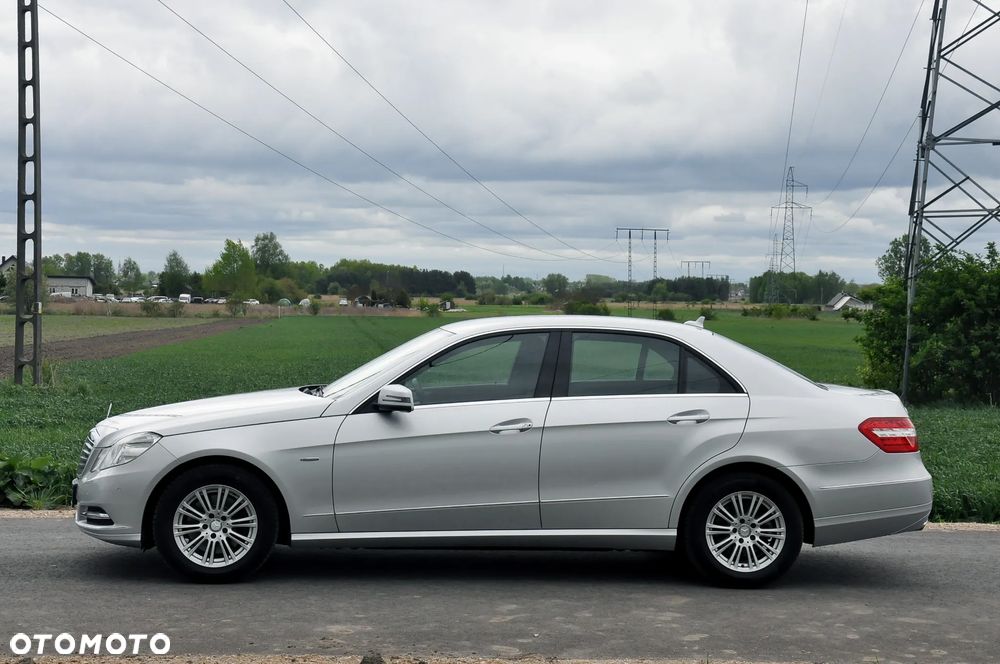 Mercedes-Benz Klasa E 250 CGI BlueEFFICIENCY 7G-TRONIC Elegance - 6