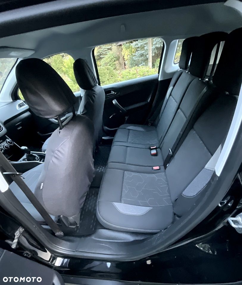 Peugeot 2008 - 6