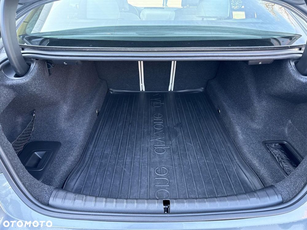 BMW Seria 5 M550i xDrive - 14