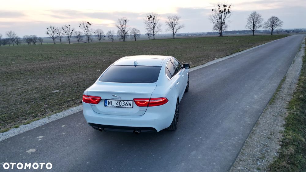 Jaguar XE S - 4
