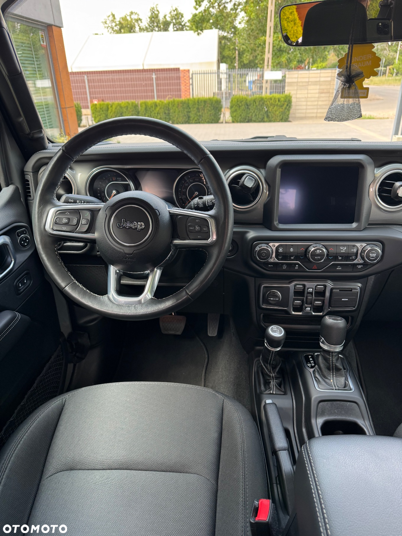 Jeep Wrangler - 16