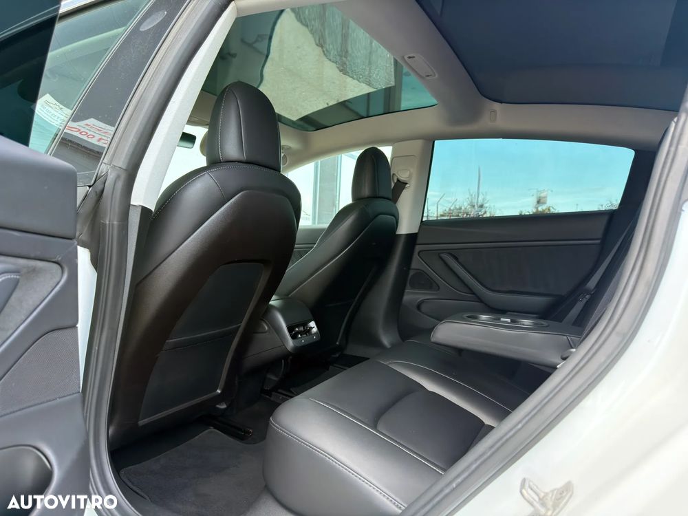 Tesla Model 3 - 14