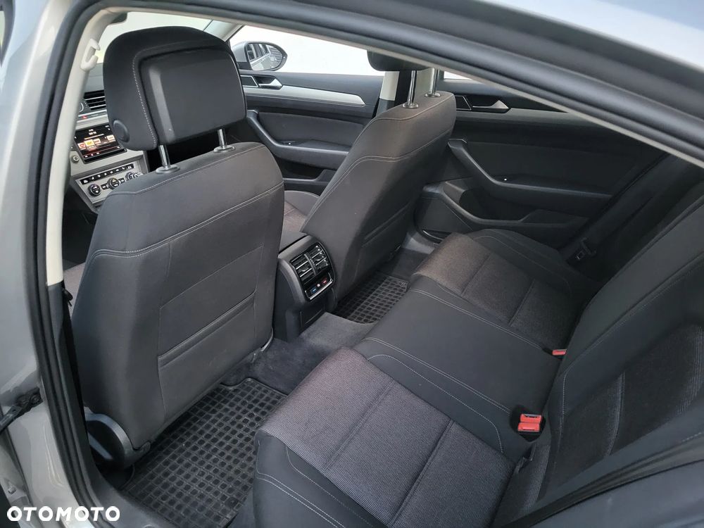 Volkswagen Passat 1.8 TSI BMT Comfortline - 13