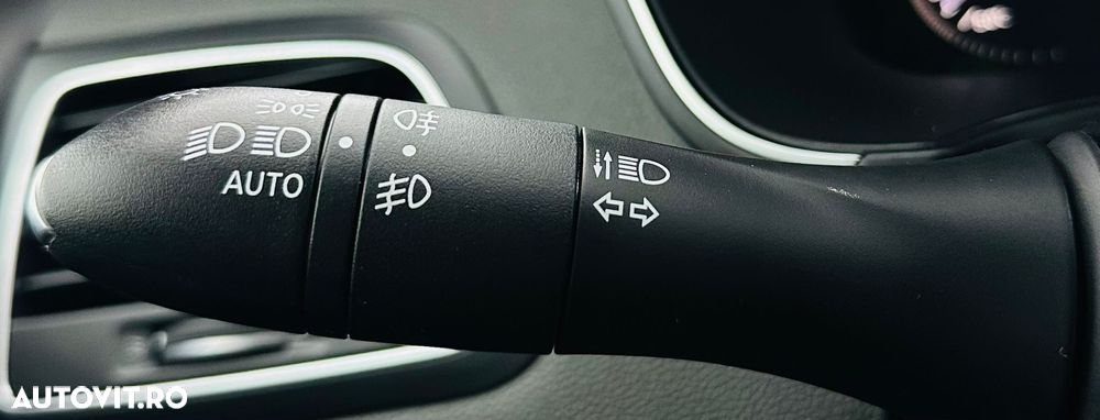 Renault Megane BLUE dCi 115 BUSINESS EDITION - 26