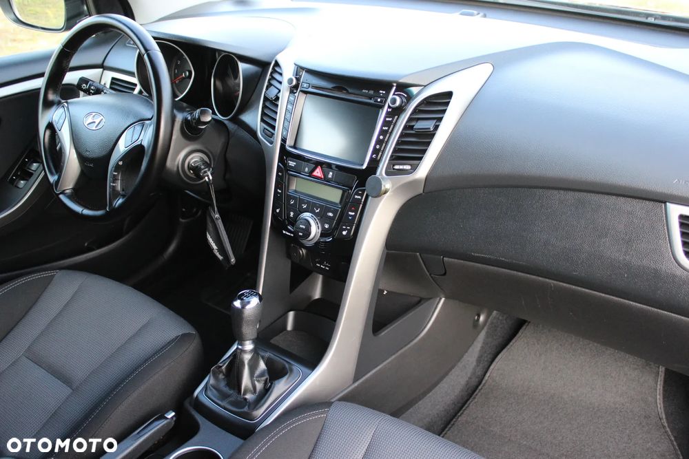 Hyundai i30 blue Kombi 1.6 GDi Style - 21