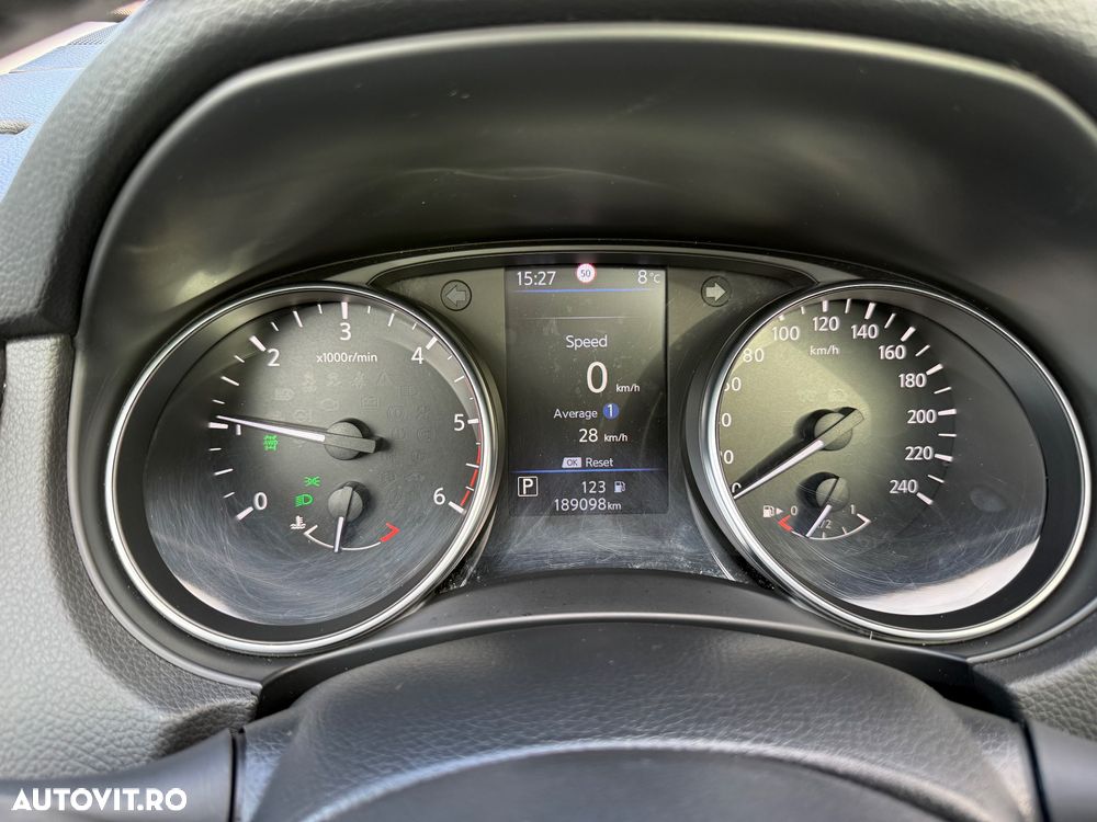 Nissan Qashqai 1.7 dCi Xtronic ALL-MODE 4x4i TEKNA+ - 8