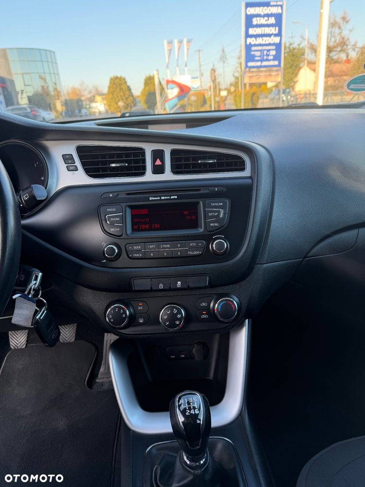 Kia Ceed 1.6 GDI ISG Dream Team Edition - 16
