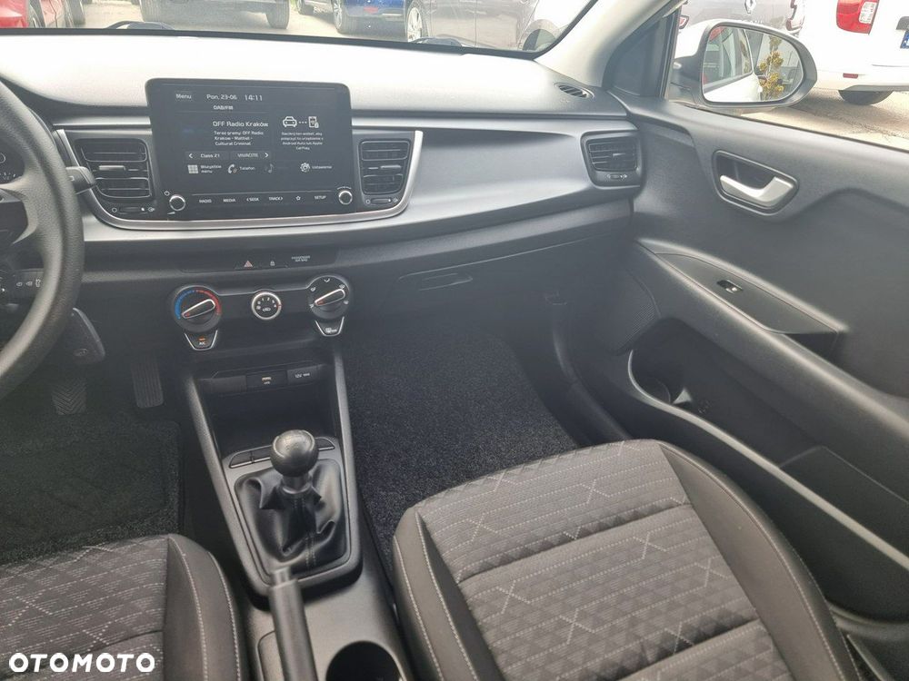Kia Rio - 15