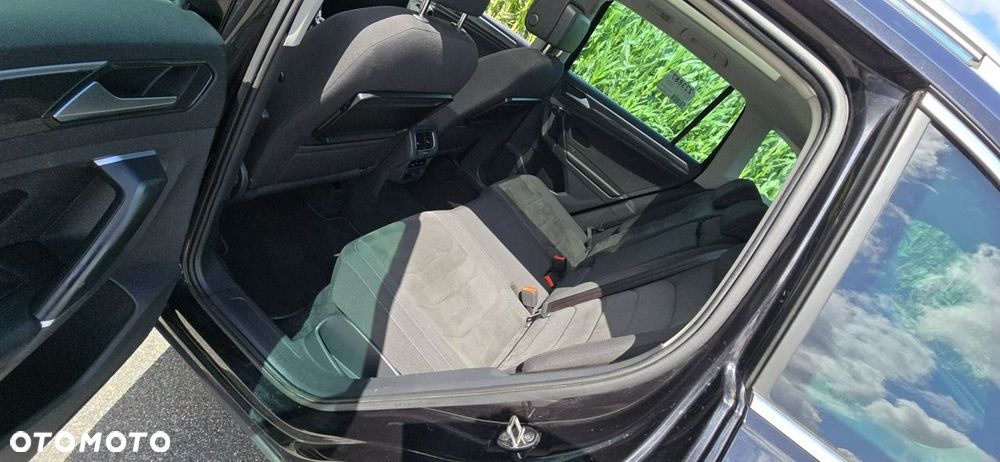 Volkswagen Tiguan - 11