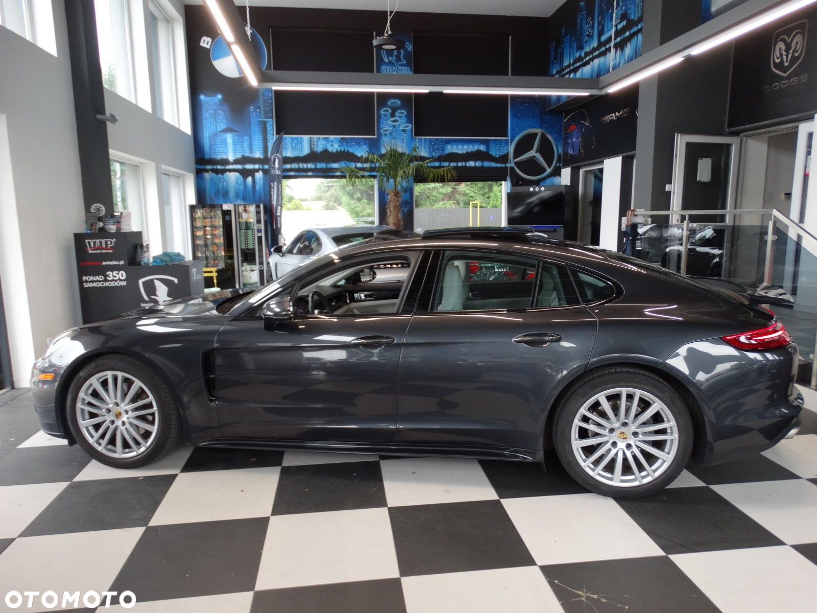 Porsche Panamera - 8