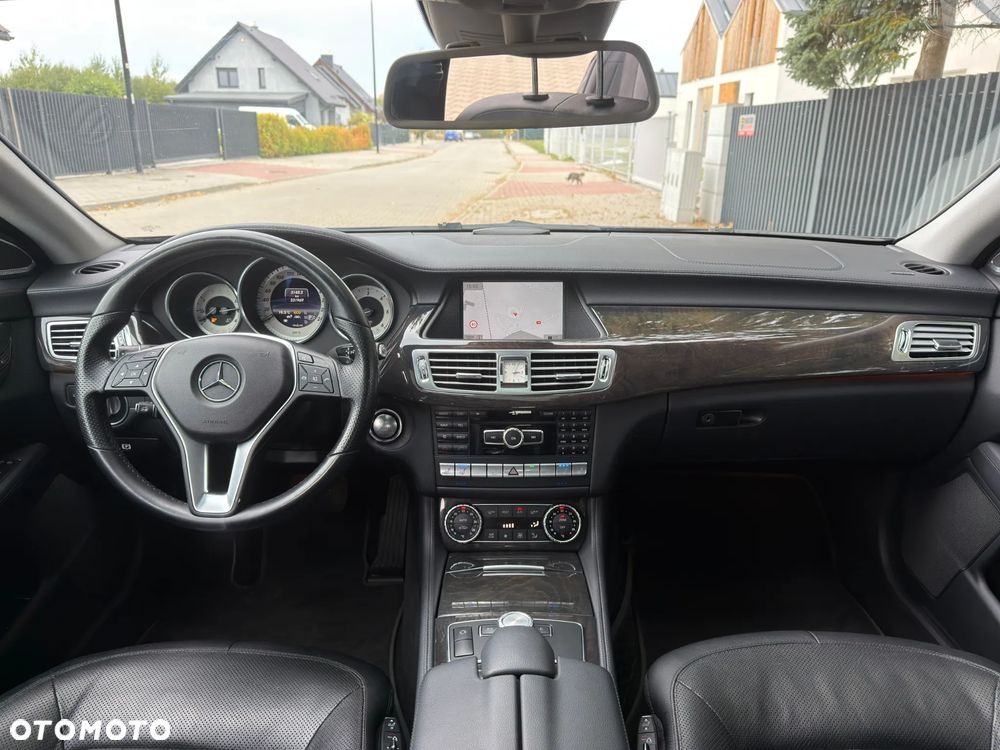 Mercedes-Benz CLS - 24