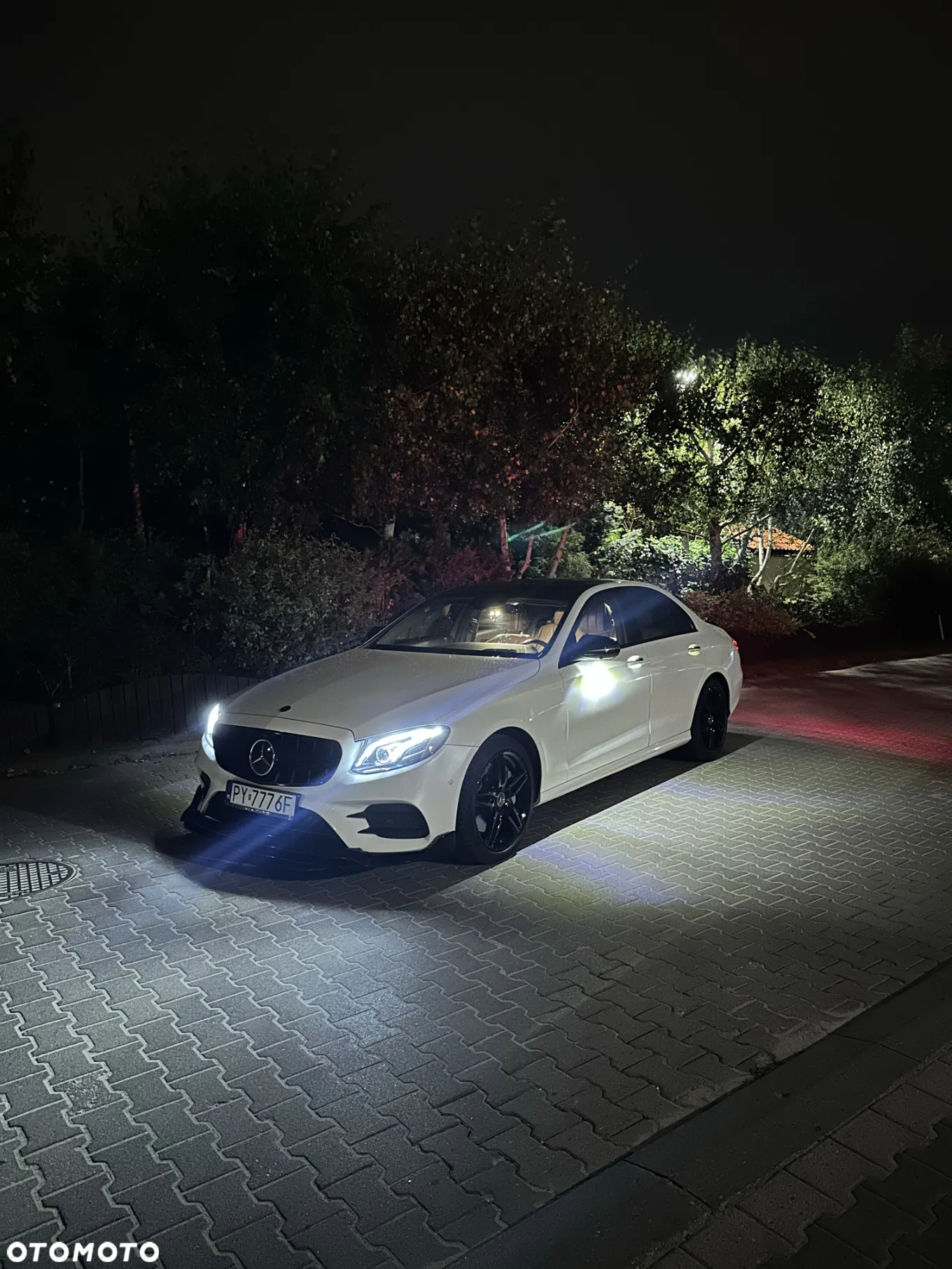 Mercedes-Benz Klasa E 300 9G-TRONIC - 35