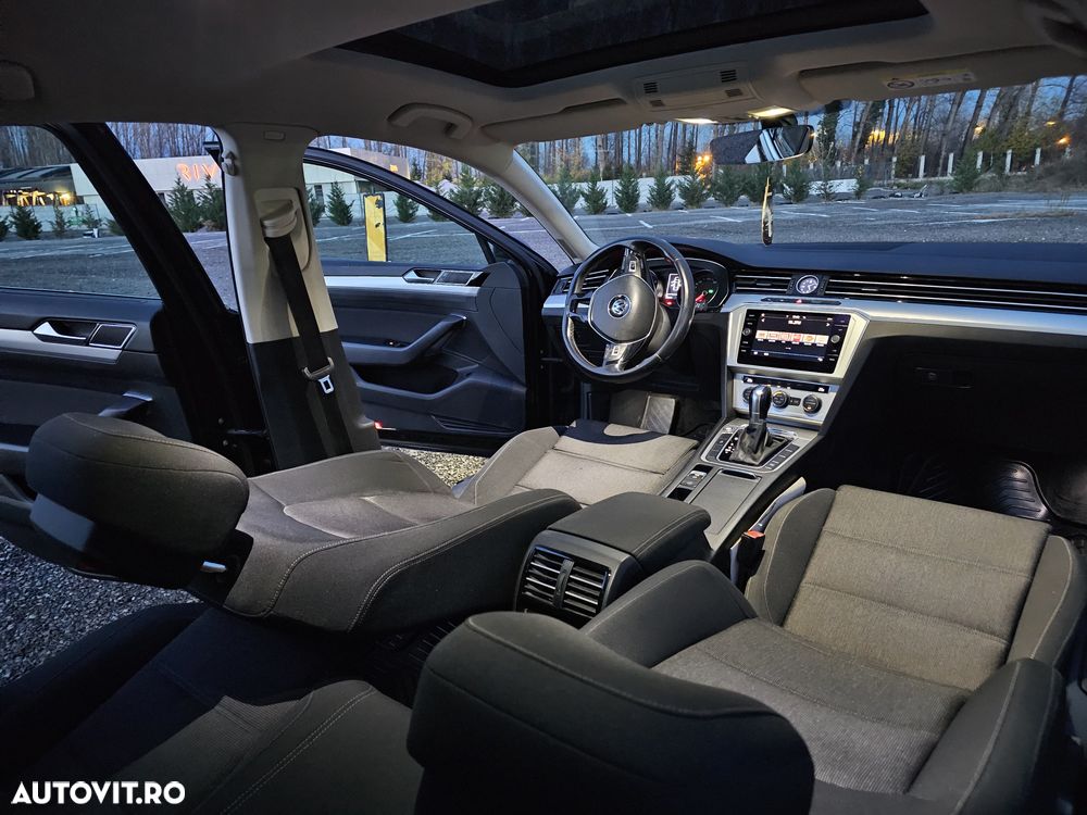 Volkswagen Passat Variant 1.6 TDI SCR DSG Comfortline - 16