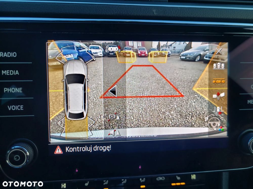 Skoda Superb 2.0 TDI SCR Ambition DSG - 11