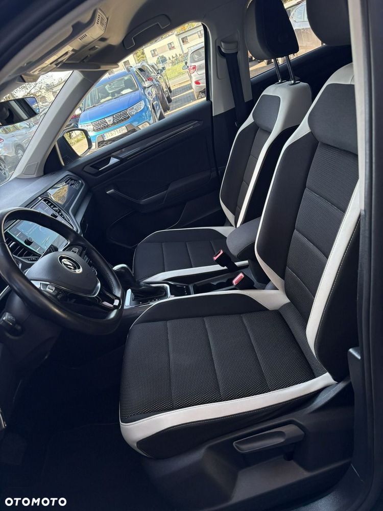 Volkswagen T-Roc - 16