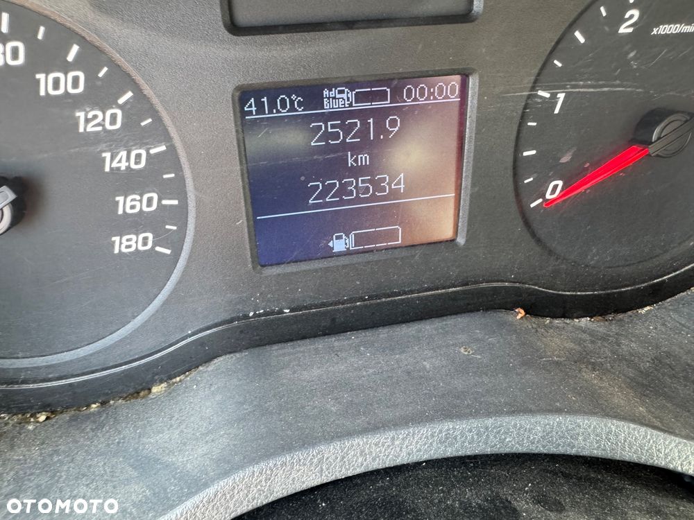 Mercedes-Benz Sprinter - 10