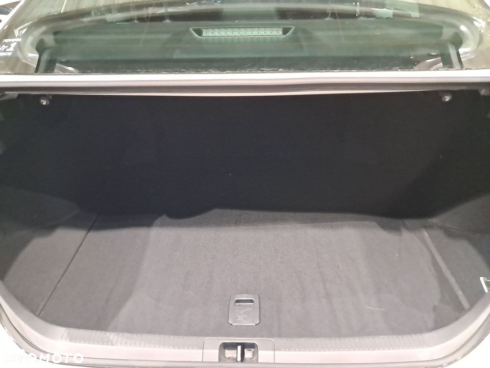 Toyota Camry - 11
