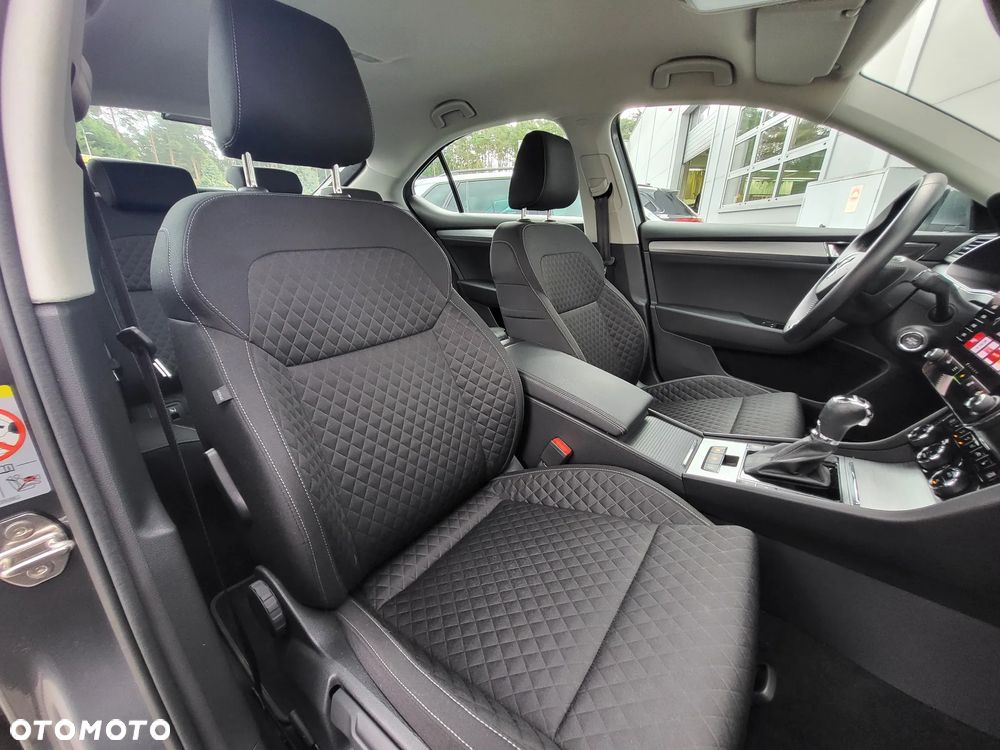 Skoda Superb 2.0 TSI Ambition DSG - 8
