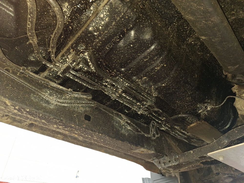 Toyota Hilux 2.5 D-4D DLX - 17