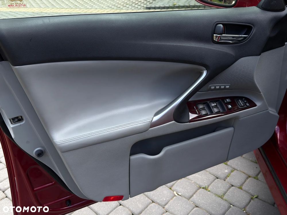 Lexus IS 250 Luxury Line - 23