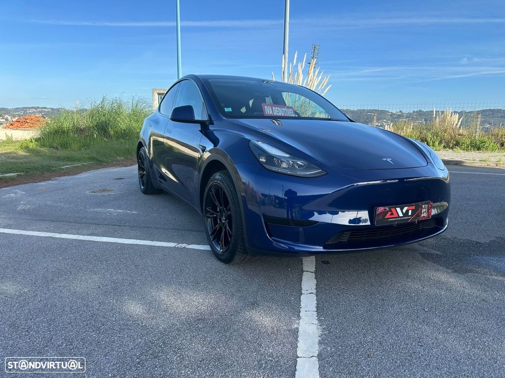 Tesla Model Y 2023 photo 2