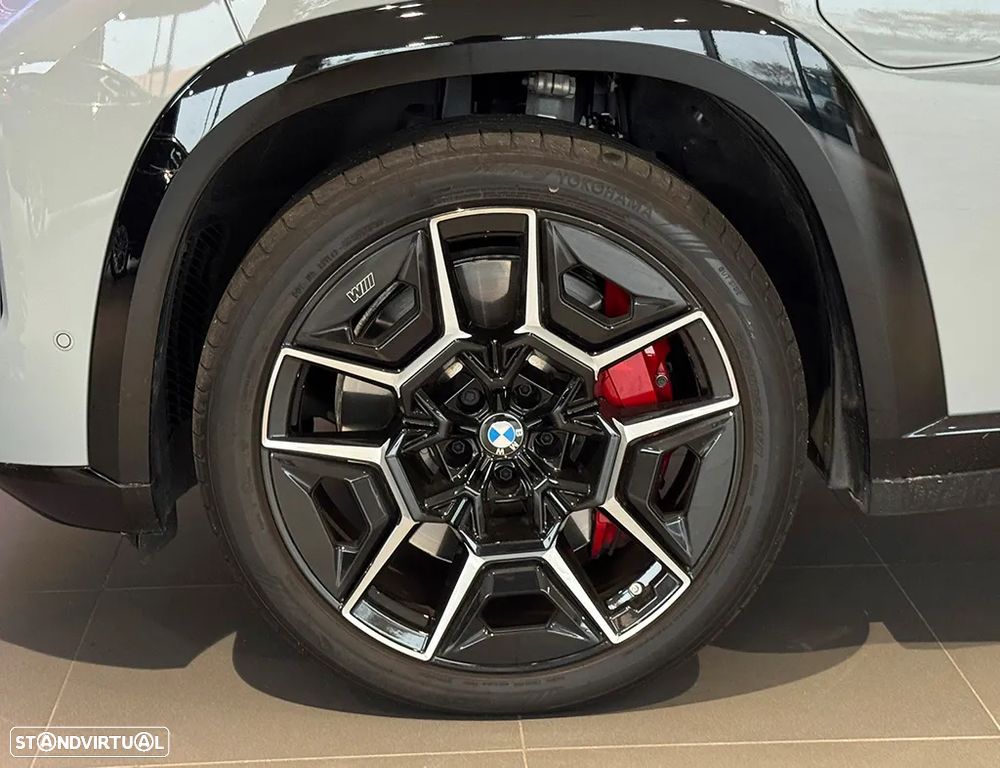 BMW XM Label Red - 23