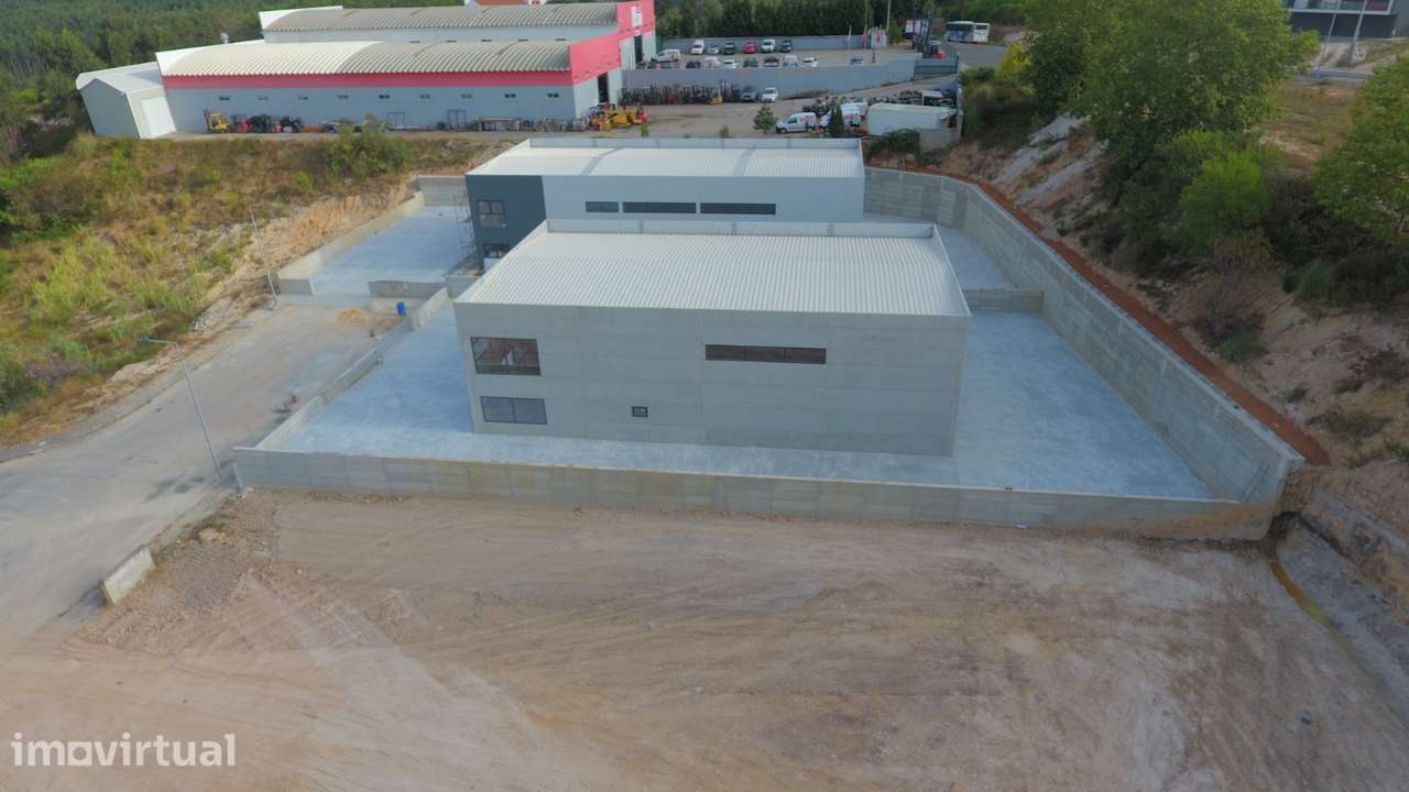 Armazém NOVO 350 m2 + 800 m2 Torres Vedras Saída A8 Lourinhã/Sta. Cruz - Grande imagem: 2/11