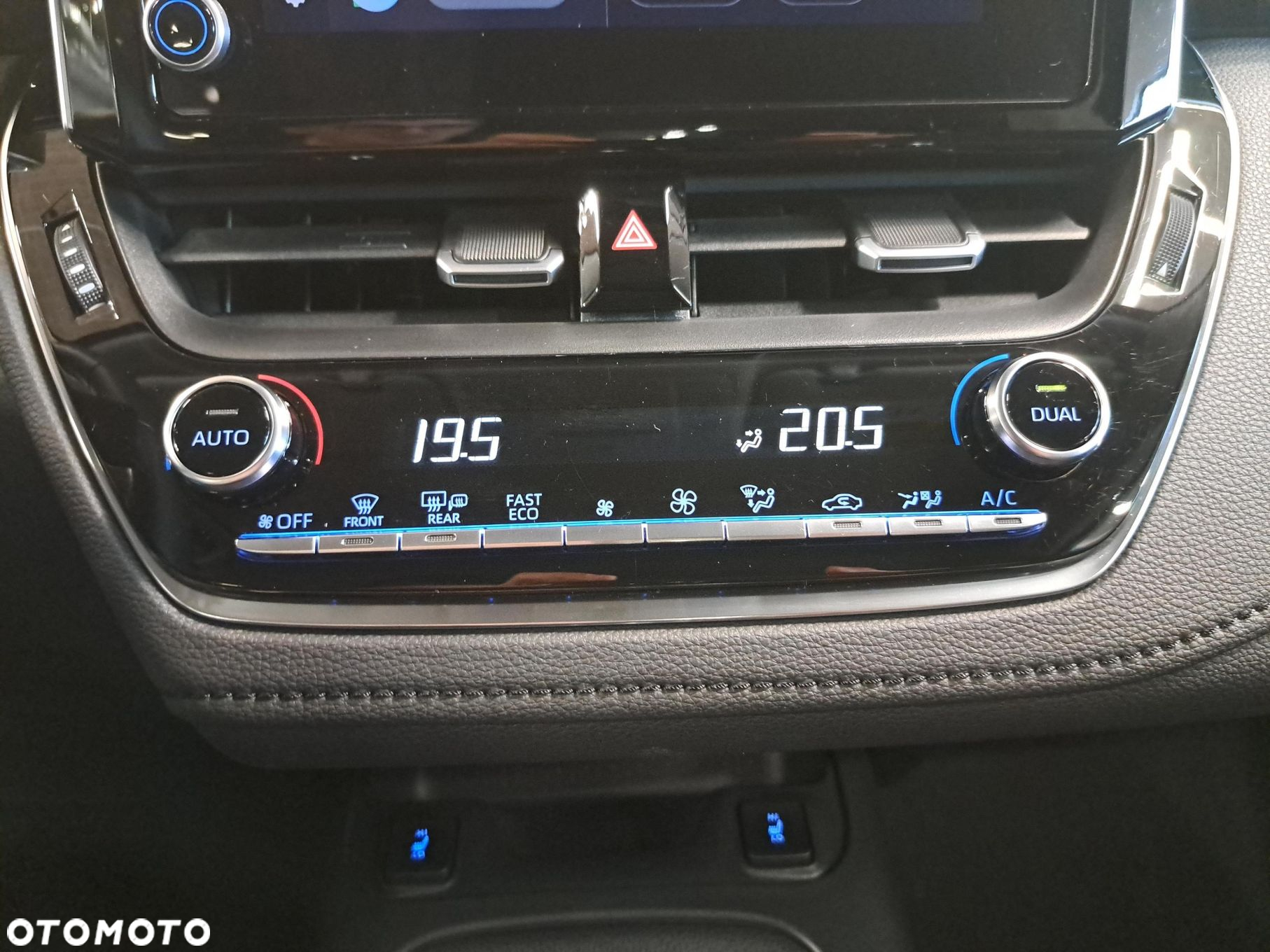 Toyota Corolla - 23